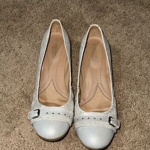 Naturalizer silver and white buckle wedge